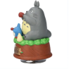 MON VOISIN TOTORO - Totoro joue de l'ocarina - Grande statue musicale